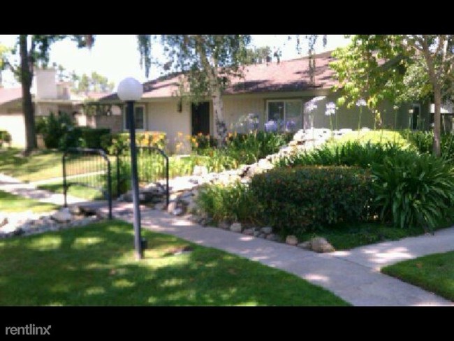 Building Photo - 3 br, 2 bath Condo - 1694 Carmel Cir E