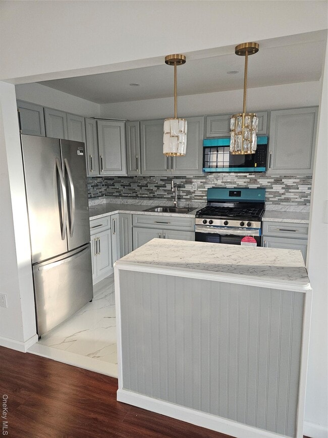 Foto del edificio - 115-19 Marsden St