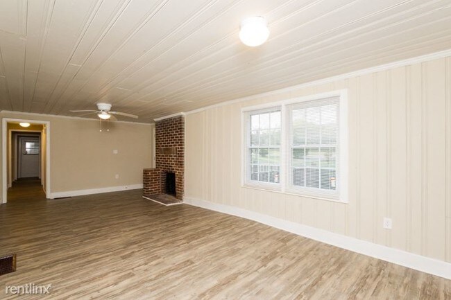 Building Photo - 3 br, 2 bath House - 301 Old Griffin Rd