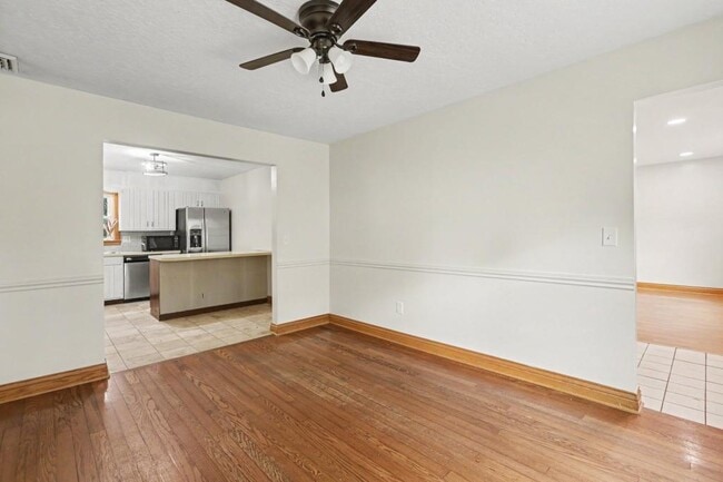 Building Photo - 136 Brookside Ave