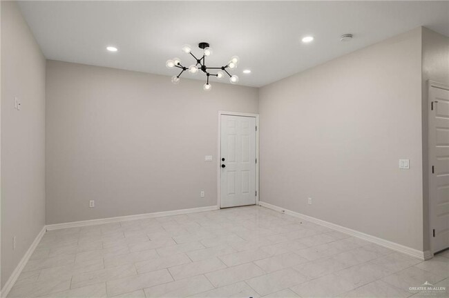 Building Photo - 20 Larkspur Ave
