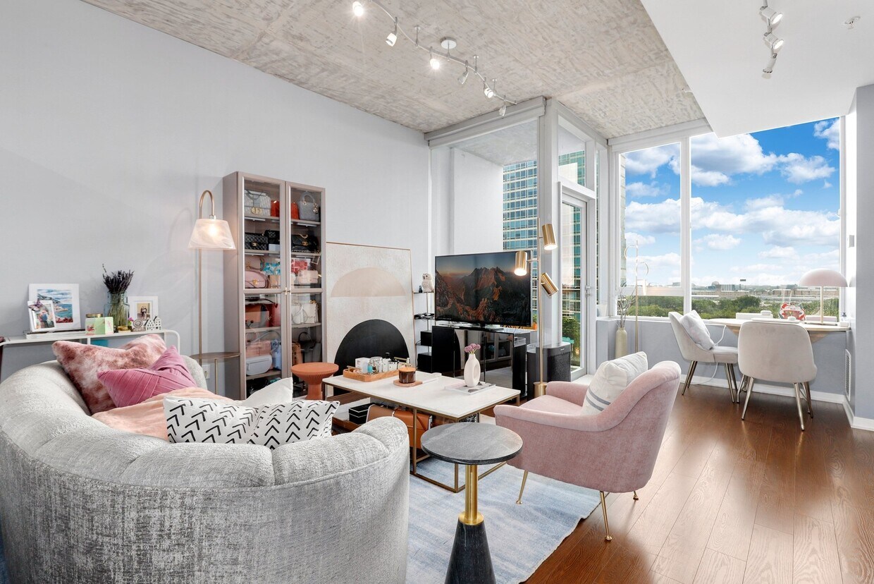 Foto principal - 1345 S Wabash Ave
