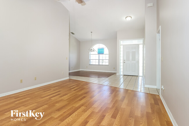 Foto del edificio - 2050 SE Elmhurst Rd