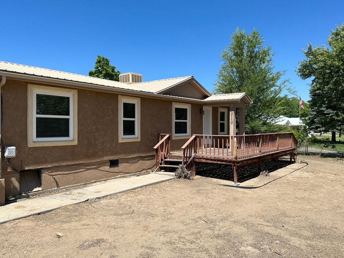 Primary Photo - 3 Bedroom 2 Bathroom Double Wide available...