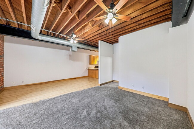 Building Photo - The Crown Downtown