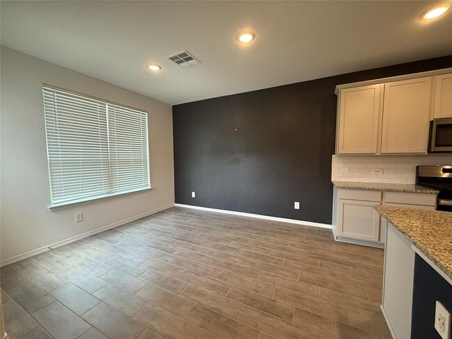Building Photo - 9678 Caney Trails Rd