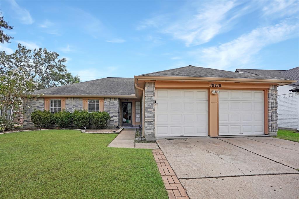 Primary Photo - 19219 Winding Branch Dr