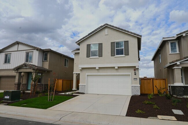 Foto del edificio - Resident Benefit Package Property