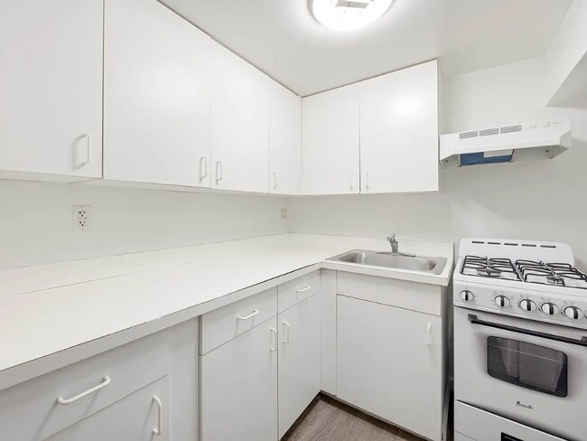 Building Photo - Modern & Convenient Apartment Near UNT – Prime Denton Location