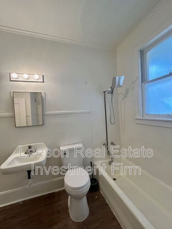 Building Photo - 536 Wilkinson St