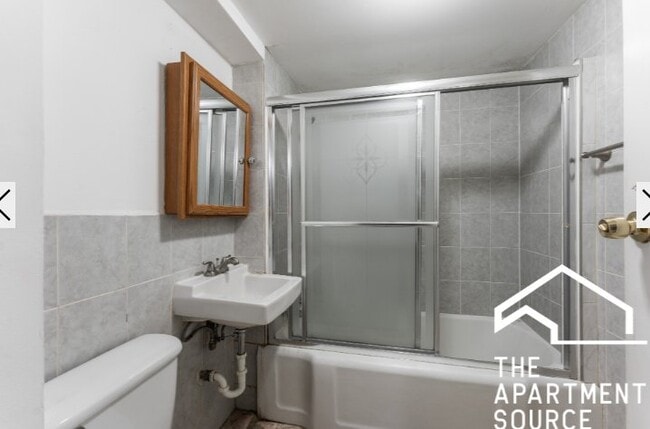 Photo - 1317 W Foster Ave Apartment