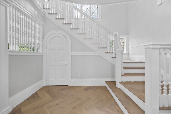 Foto del edificio - 476 Heath St