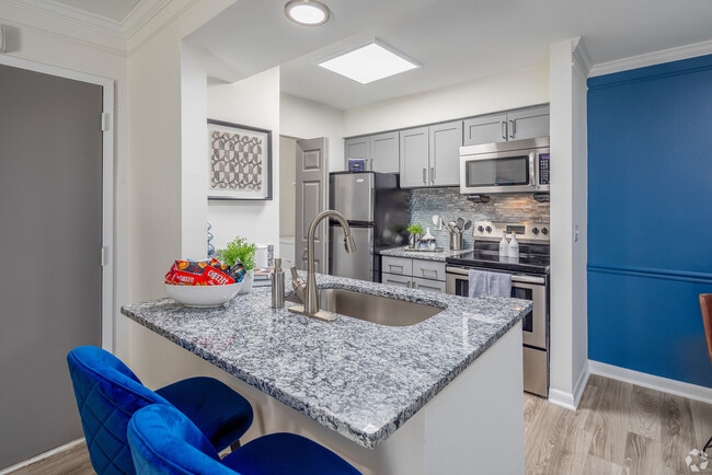 Building Photo - Vetra West End