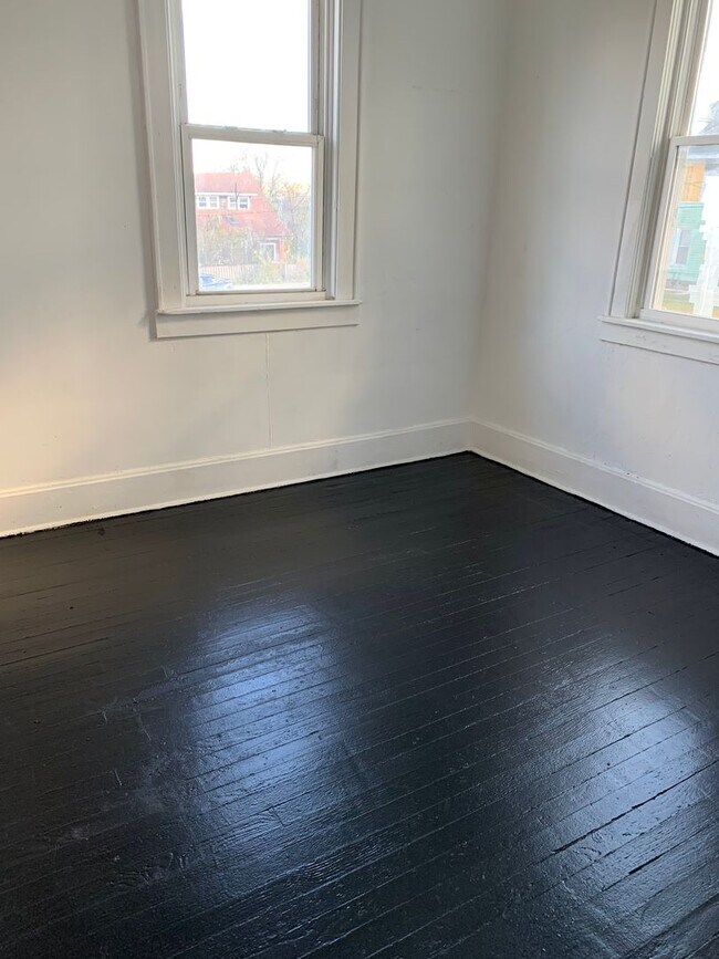 Foto del edificio - Two Bedroom Garage Apartment