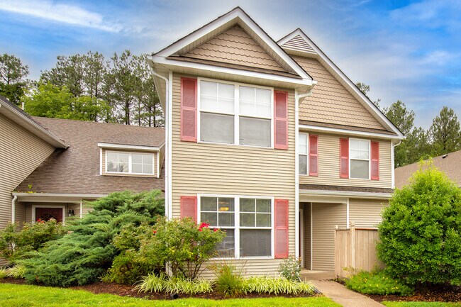 Front of Home - 1517 Woodland Ct