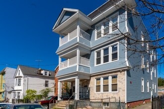 Building Photo - 43 Tillinghast St