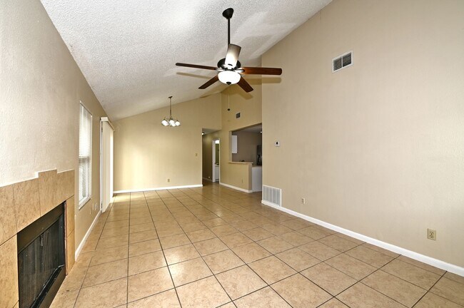 Foto del edificio - 3402 - 3404 RIDGE ASH