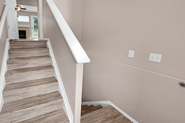 Building Photo - $2,050.00, 3 bed, 2.5 bath, located in Pal...
