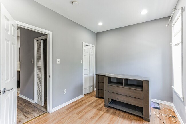 Building Photo - 2252 N Camac Street