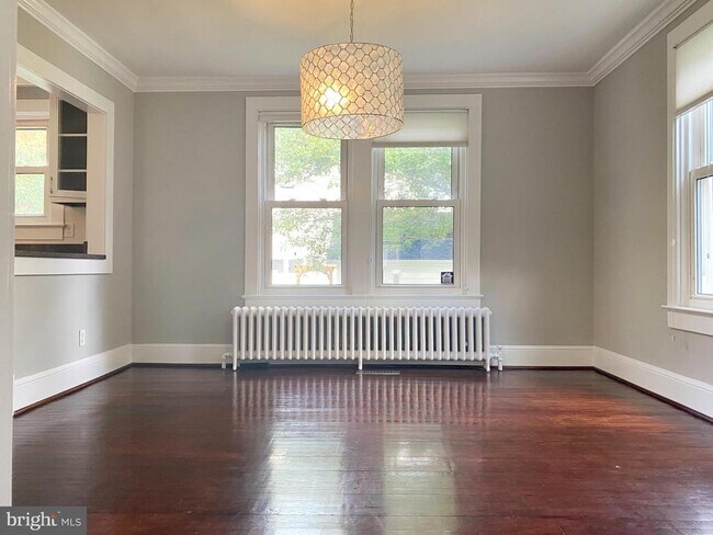 Foto del edificio - 432 E Luray Ave