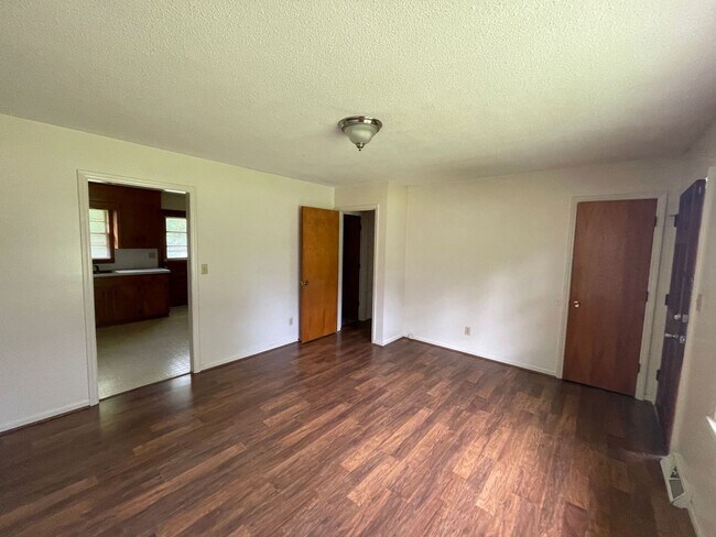 Foto del edificio - SHJ114-308 Davis Road