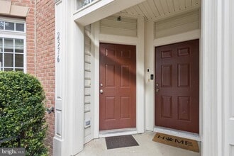 Building Photo - 2576 Eastbourne Dr