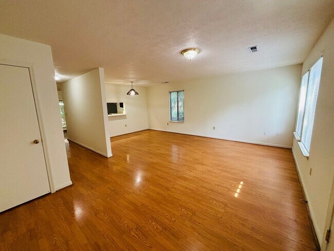 Foto del edificio - 953 Lora Ln