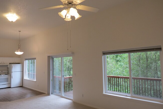 Foto del edificio - Spaceous 800 sq ft single bedroom one bath...