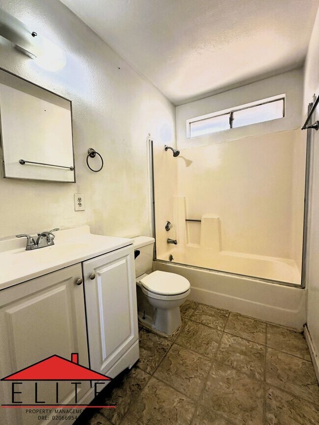 Foto del edificio - 736CO