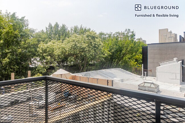 Foto del edificio - 82 4th Ave