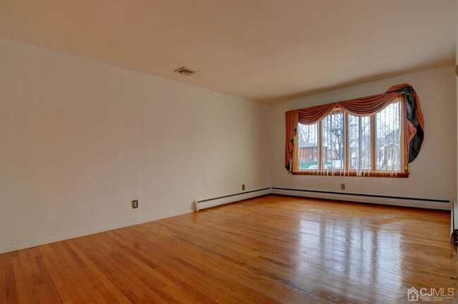 Building Photo - 1215 Bower St