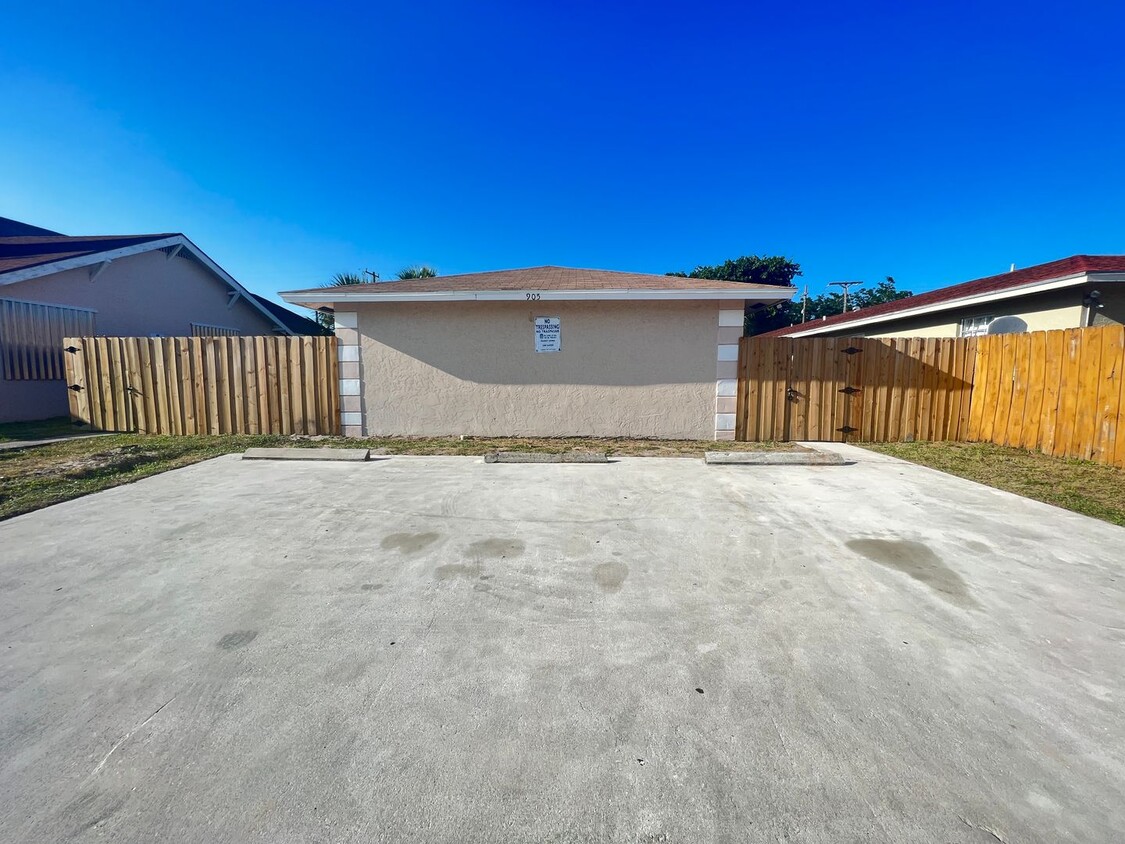 Foto principal - 905 9th St