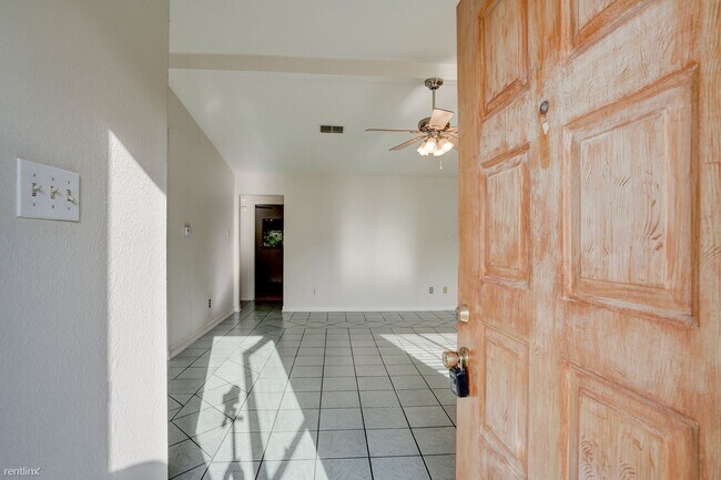 Building Photo - 3 br, 2 bath House - 8309 Horton Trl