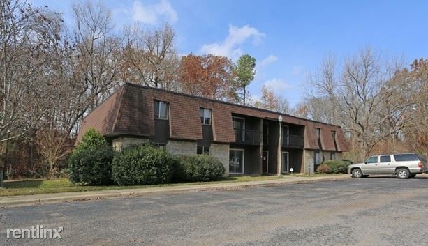Primary Photo - 1200 W MARTINTOWN Rd