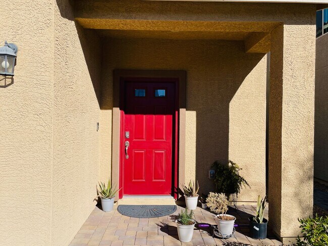 Foto del edificio - Nearly New 4 Bd, 2.5 Bth, Greatroom, Enter...