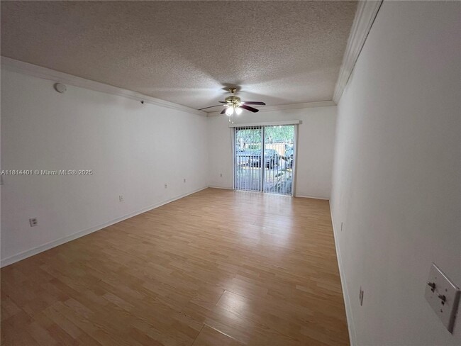 Building Photo - 9907 Westwood Dr