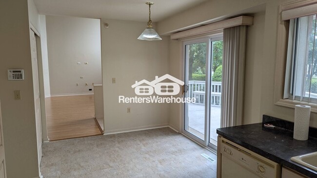 Building Photo - 14303 Waterford Square Dr