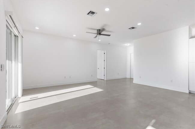 Building Photo - 4335 NW 32nd Terrace