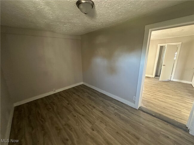 Foto del edificio - 1915 Maple Ave NE