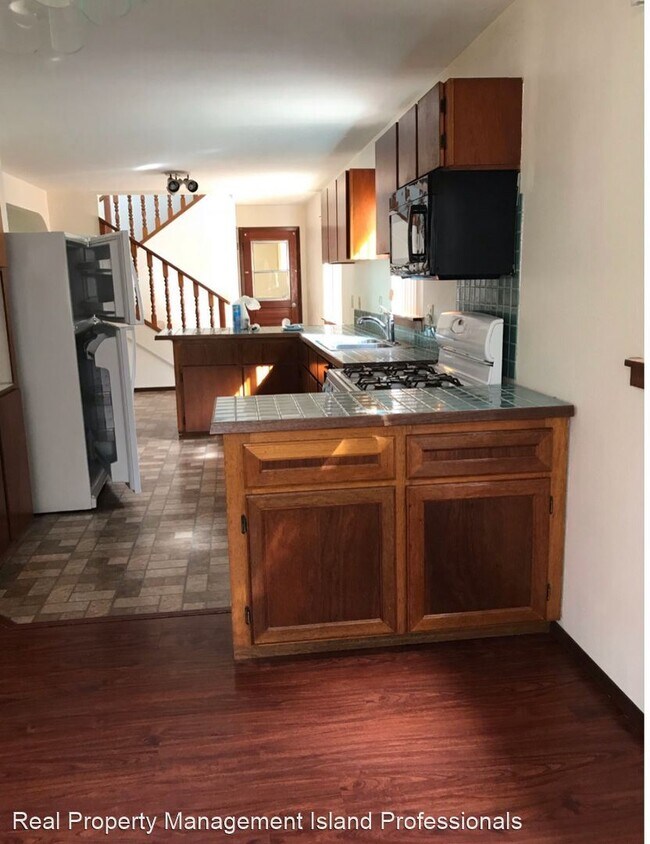Building Photo - 4 br, 3.5 bath House - 4403-B  Omao rd