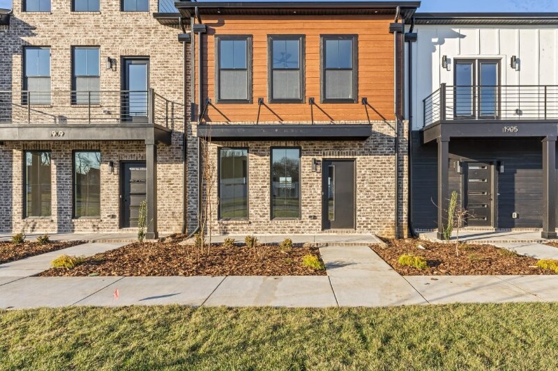 Foto principal - 1365 Queenie Johns Dr