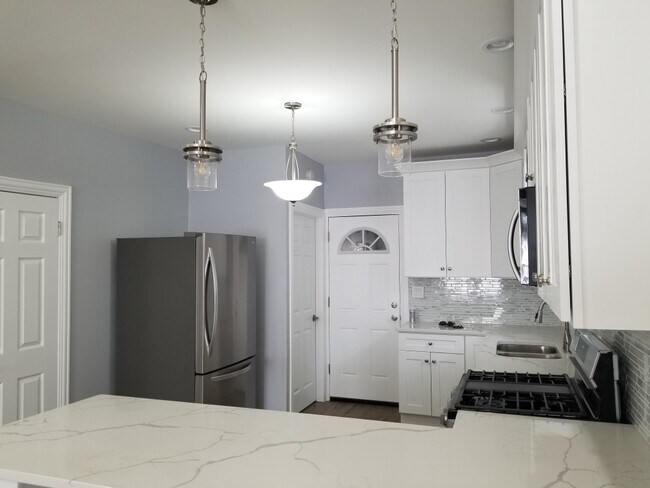 Foto del edificio - 5450 W Foster Ave