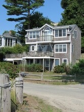 Building Photo - 39 River Rd