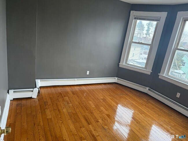 Building Photo - 1018 Hancock Ave