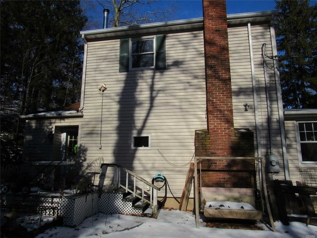 Building Photo - 147 Waterside Ave