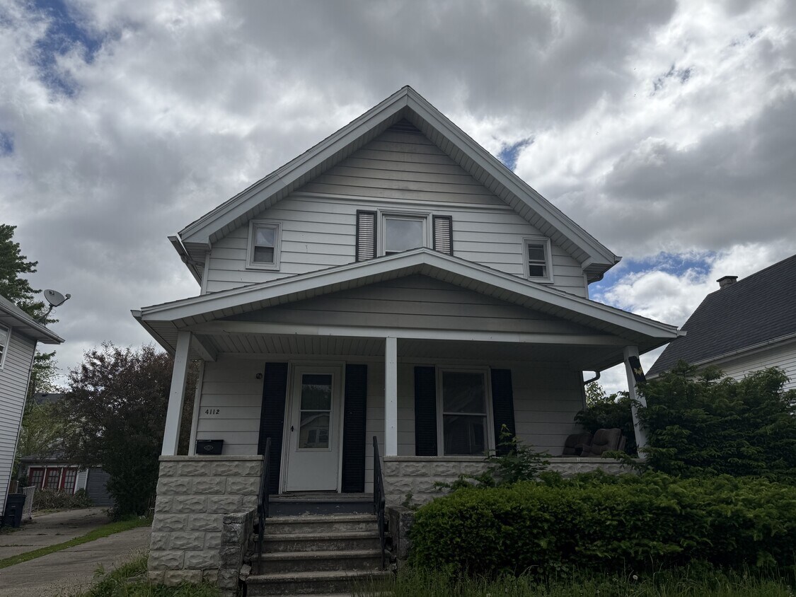 Primary Photo - 4112 Caroline Ave
