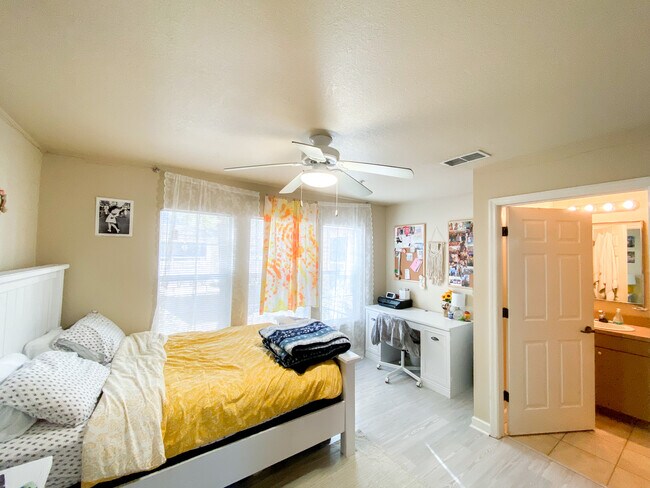 Foto del edificio - 835 SW 9th St