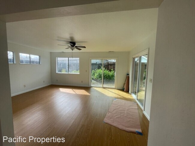 Building Photo - 4 br, 2 bath House - 1112 Butte Dr.