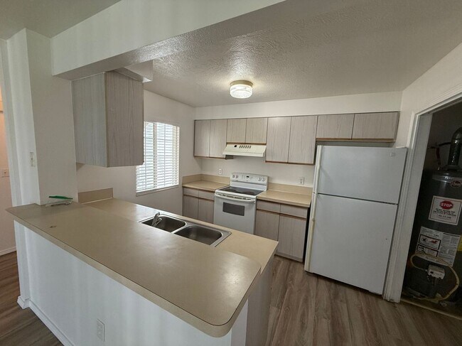 Foto del edificio - 553 S Workland Ln