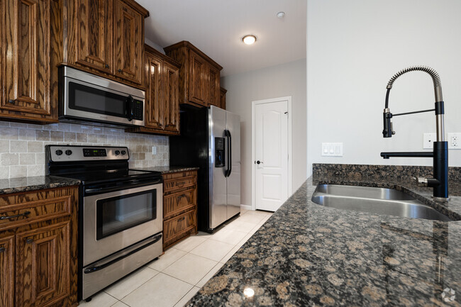 Building 2- 2BR, 2BA - 1,095 - Kitchen - Presidential Shores